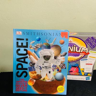 LOT 193: Star Trek Next Generation VCR Board Game with Philips VCR, D&D Figures, Never Used Mancala Game Space Book and More