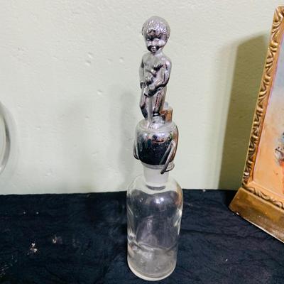 LOT 196: From the Bar - Bottles, Flasks, Mugs, Vintage Caps and More
