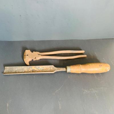 LOT 212: Collection of Vintage/Antique Tools Including a Sprayer, Pulley, Cigarette Roller, Glass Tool and Much More