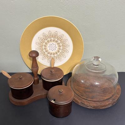 LOT 221: Kitchen Collection: New Coca-Cola Juice Glasses, Vintage Cookie Press/Cake Decorator, Pottery Condiment Set, Steak Knives...