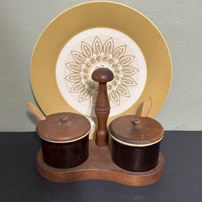 LOT 221: Kitchen Collection: New Coca-Cola Juice Glasses, Vintage Cookie Press/Cake Decorator, Pottery Condiment Set, Steak Knives...
