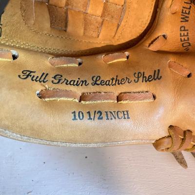 LOT 246: Pair of Softball / Baseball Leather Gloves (Winfield Diamond Pro and Rawlings) with Three Softballs