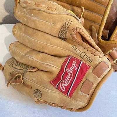 LOT 246: Pair of Softball / Baseball Leather Gloves (Winfield Diamond Pro and Rawlings) with Three Softballs