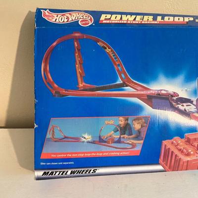 LOT 247: Vintage Hot Wheels Power Loop / Mattel Wheels Toy Set in Original Box