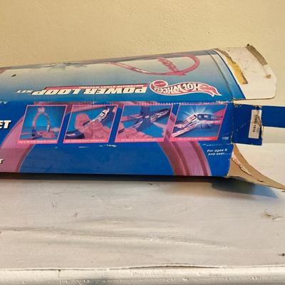 LOT 247: Vintage Hot Wheels Power Loop / Mattel Wheels Toy Set in Original Box