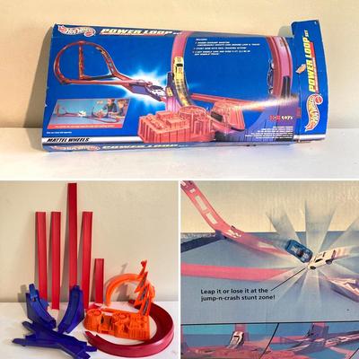LOT 247: Vintage Hot Wheels Power Loop / Mattel Wheels Toy Set in Original Box
