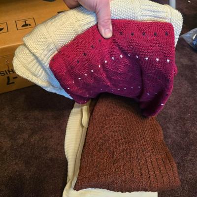 Lg-xl sweaters