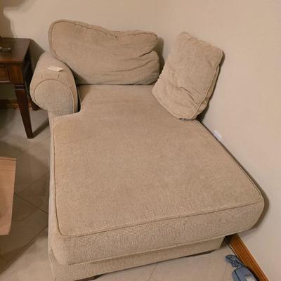 Chaise lounge