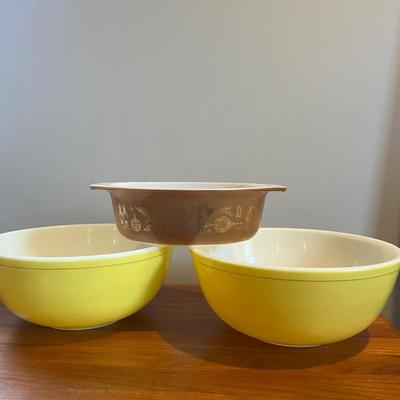 3 Pc Vintage Pyrex Lot - 2 Large Bowls, Casserole Dish