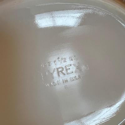 3 Pc Vintage Pyrex Lot - 2 Large Bowls, Casserole Dish