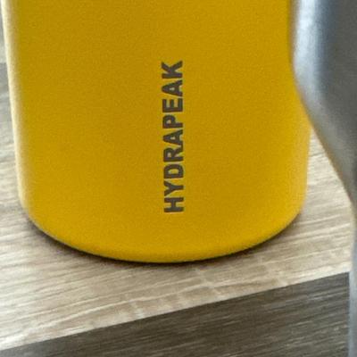 Assortment of drinking cups/mugs