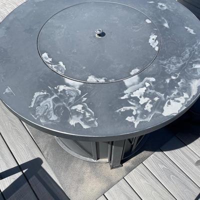 Outdoor propane fireplace
