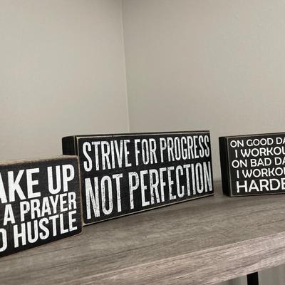 Motivational saying decor