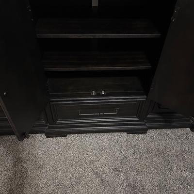 Home Meridian Black