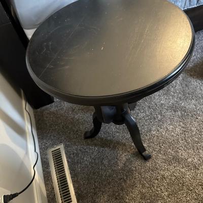 Small end table with lamp