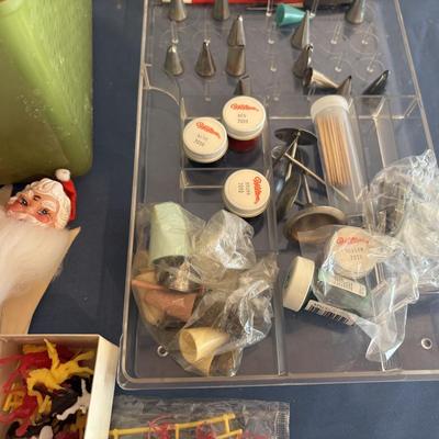 Cake Decorating Lot