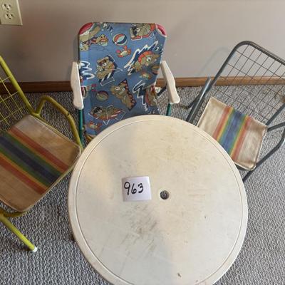 Kids Table and Chairs
