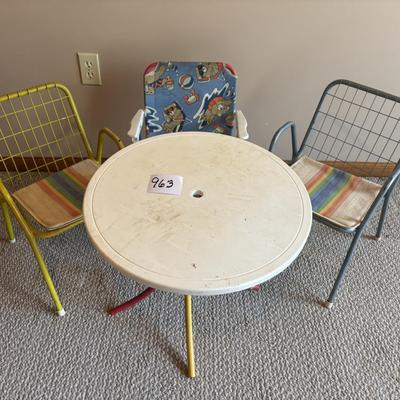 Kids Table and Chairs