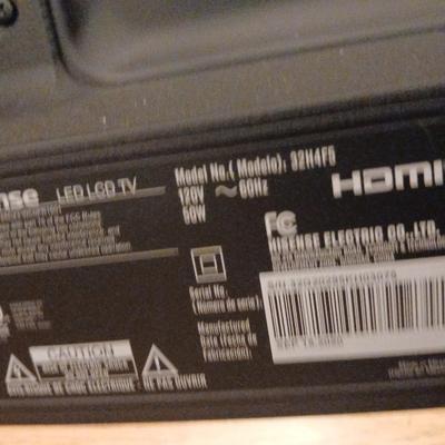 Hisense Flat Screen Smart TV with Remote - Roku TV - 32"