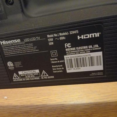 Hisense Flat Screen Smart TV with Remote - Roku TV - 32"