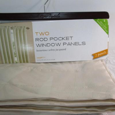 New 2 pk. Duck River Textiles rod pocket curtains