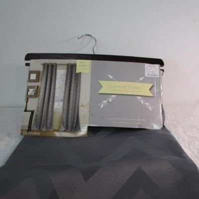 New 2 pk. Duck River Textiles rod pocket curtains
