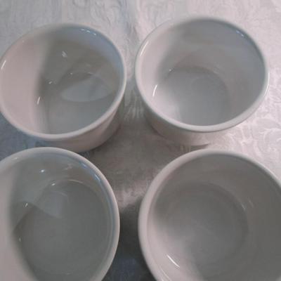 4 soup bowls