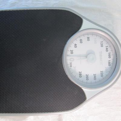 Thinner brand mechanical bathroom scale