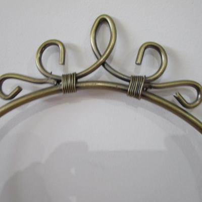 Gold-tone decorative 2-plate hanger