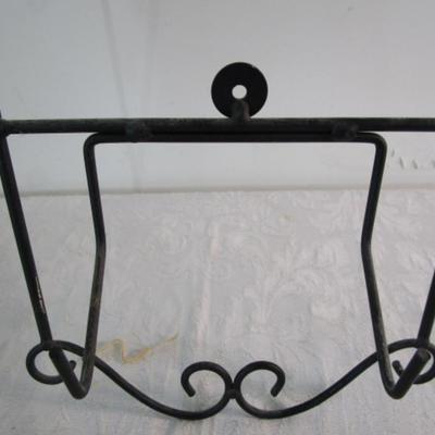 Black decorative 3-plate hanger