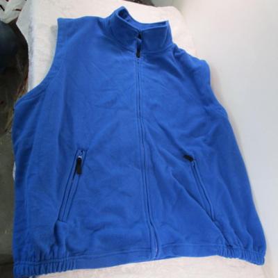 Fleece vest & buffalo t-shirt