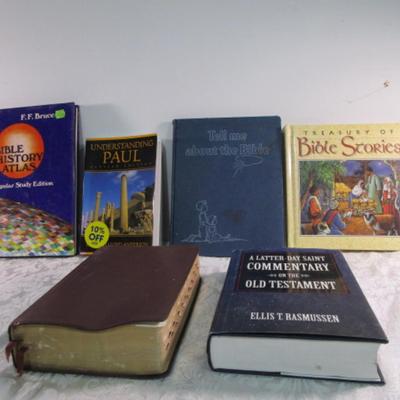 Large print Bible & 5 bible-related books