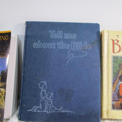 Large print Bible & 5 bible-related books