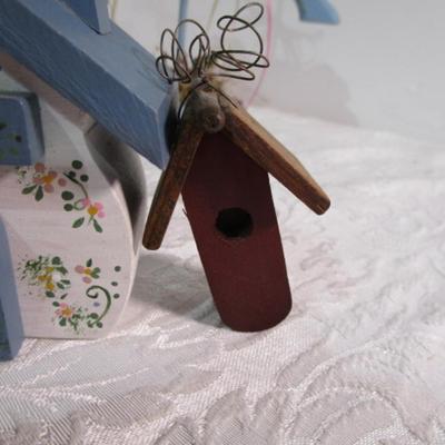 Decorative figures & plaque