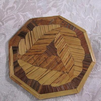 Decorative figures & plaque