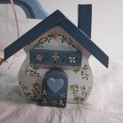 Decorative figures & plaque