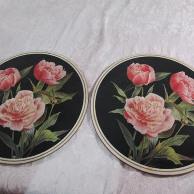 2 trivets, 1 decorative plate, 1 ceramic wall plaque