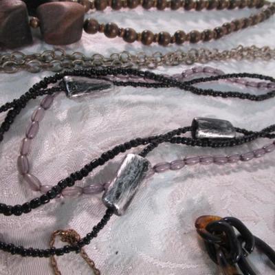 9 necklaces & a necklace tree