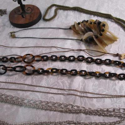 9 necklaces & a necklace tree