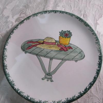 4 Vintage decorative plates