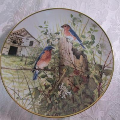 4 Vintage decorative plates