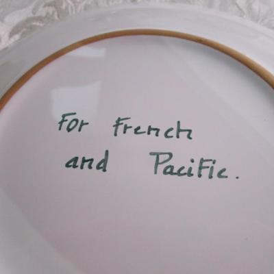 4 Vintage decorative plates