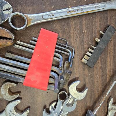 Hand Tool Grab Bag – Wrenches, Screwdrivers, Hex Keys, Pliers + Leather Tool Pouch