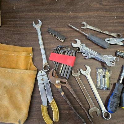 Hand Tool Grab Bag – Wrenches, Screwdrivers, Hex Keys, Pliers + Leather Tool Pouch