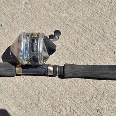 Fishing Rod & Reel Lot – Zebco 33, Red 007 Combo, & Vintage Cork Rod