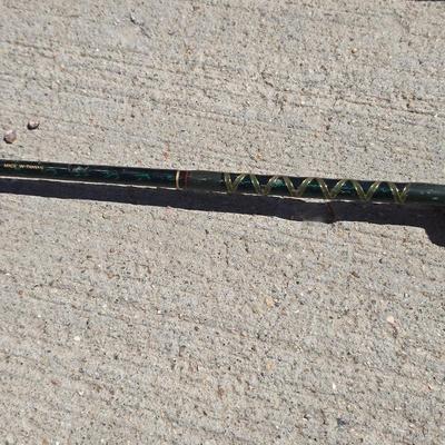 Fishing Rod & Reel Lot – Zebco 33, Red 007 Combo, & Vintage Cork Rod