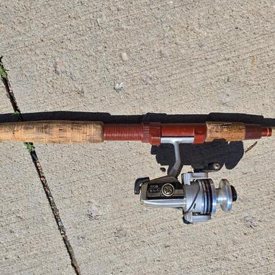 3 Vintage Fishing Rods with Reels + Wire Fish Basket