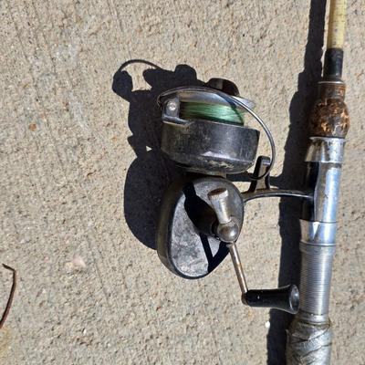 3 Vintage Fishing Rods with Reels + Wire Fish Basket