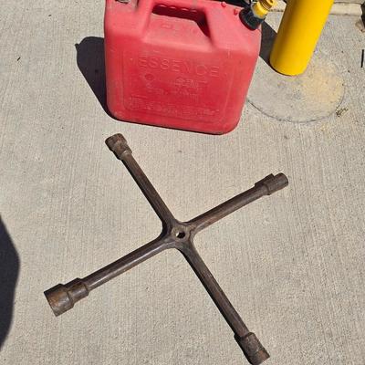 Gas Can & Large heavy-duty large rig 4-Way Lug Wrench