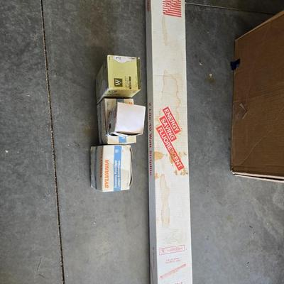 American Fluorescent Strip Lite & Bulb Lot – Garage/Workshop Lighting